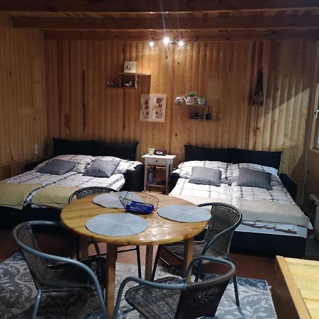 Domki Nad Jeziorem, Las, Do 10 Osob Jezioro Wilczynskie Budzislawskie - Domek Letniskowy Osobno Ogrodzony, Ogrzewany Mile Widziane Pieski, Zwierzeta- Wielkopolska, 62-550 Zygmuntowo Gm Wilczyn Eksteriør billede
